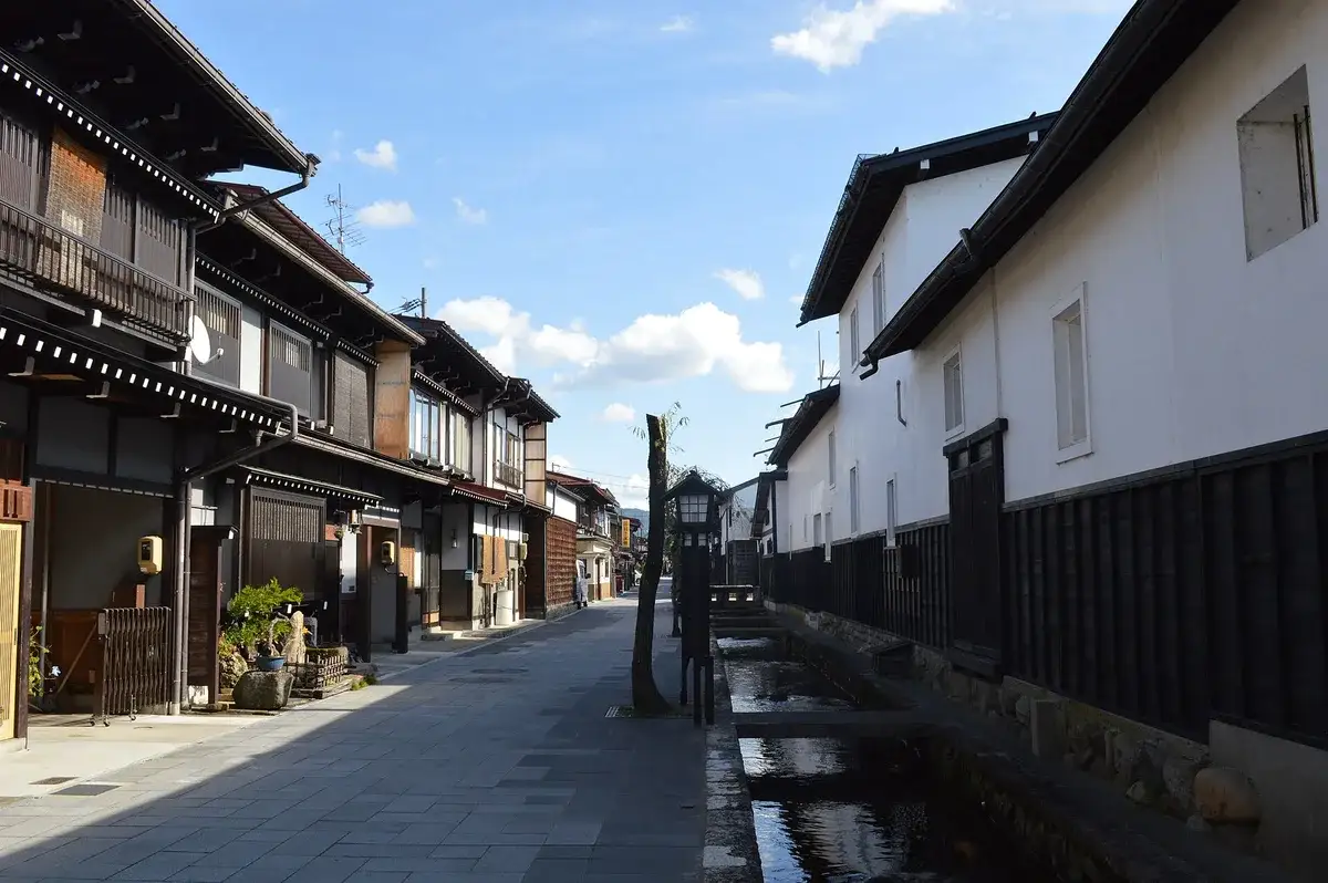 Setogawa canal beside white-walled storehouses in Hida-Furukawa